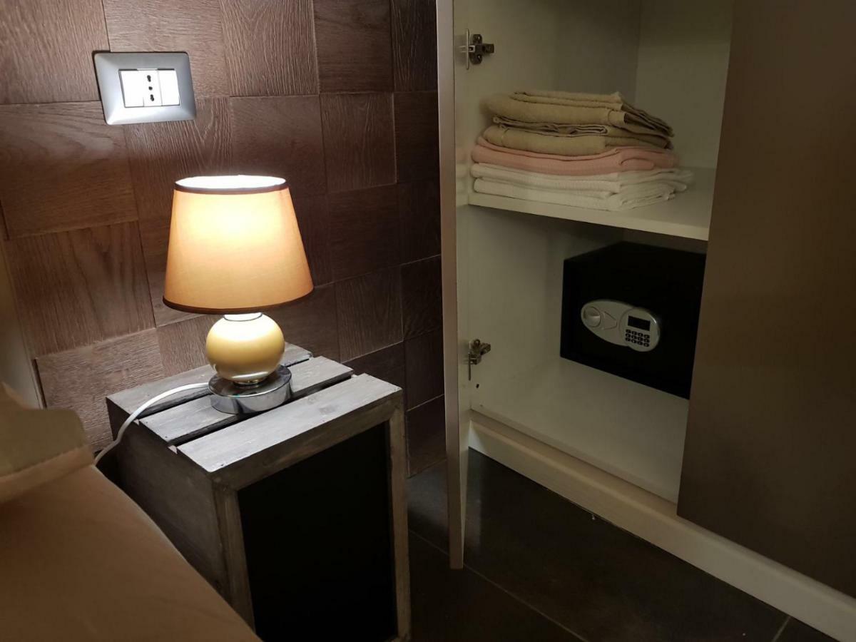 Home "Suite" Home 那不勒斯 外观 照片